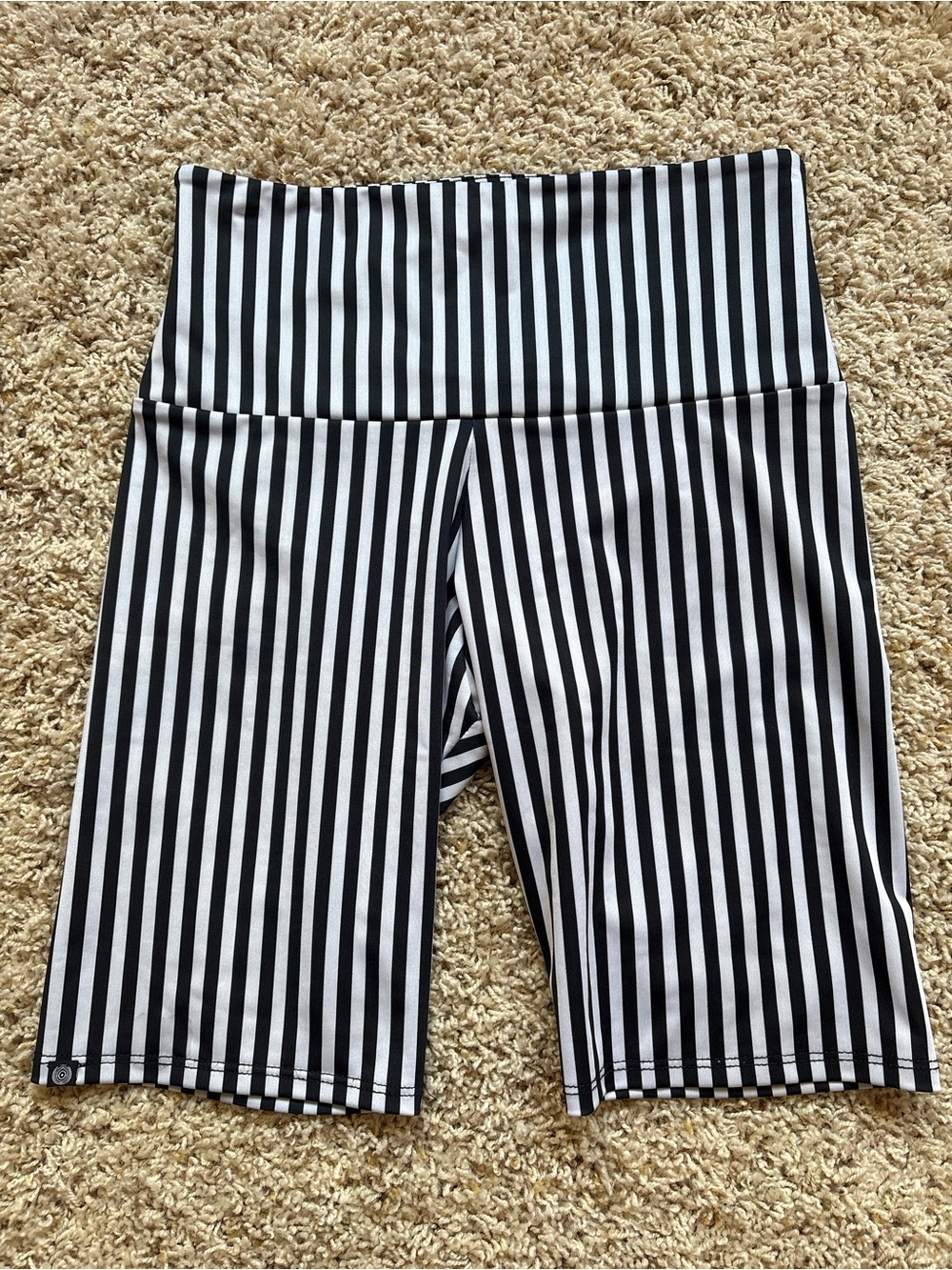 Onzie High Waisted Black/White Stripe Print Bike Shorts Size S/M